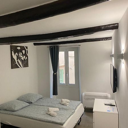 Renovated Studio In The Heart Of The Old Town مينتون المظهر الخارجي الصورة