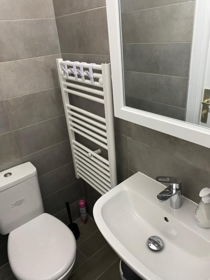 Renovated Studio In The Heart Of The Old Town مينتون المظهر الخارجي الصورة