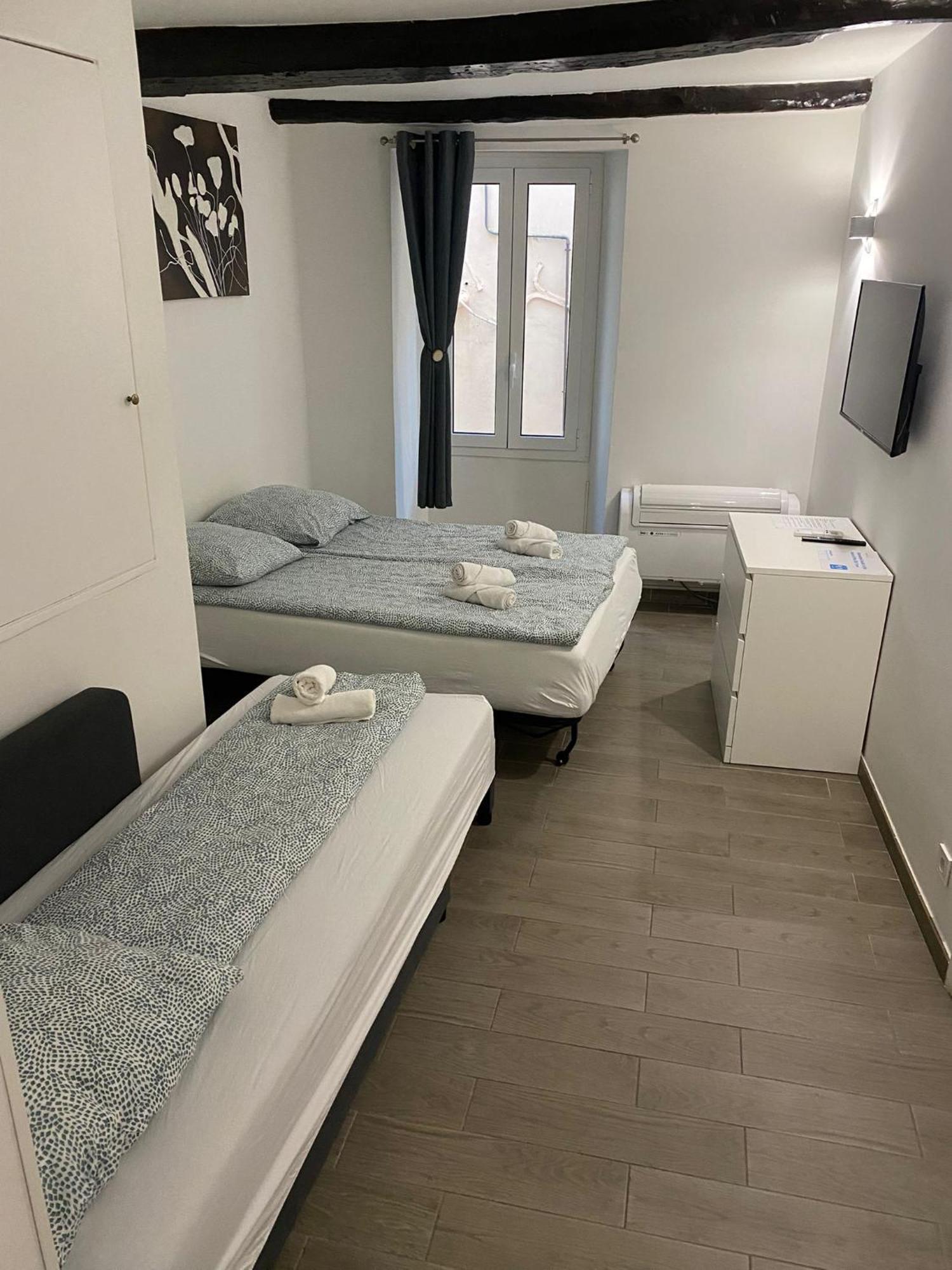 Renovated Studio In The Heart Of The Old Town مينتون المظهر الخارجي الصورة